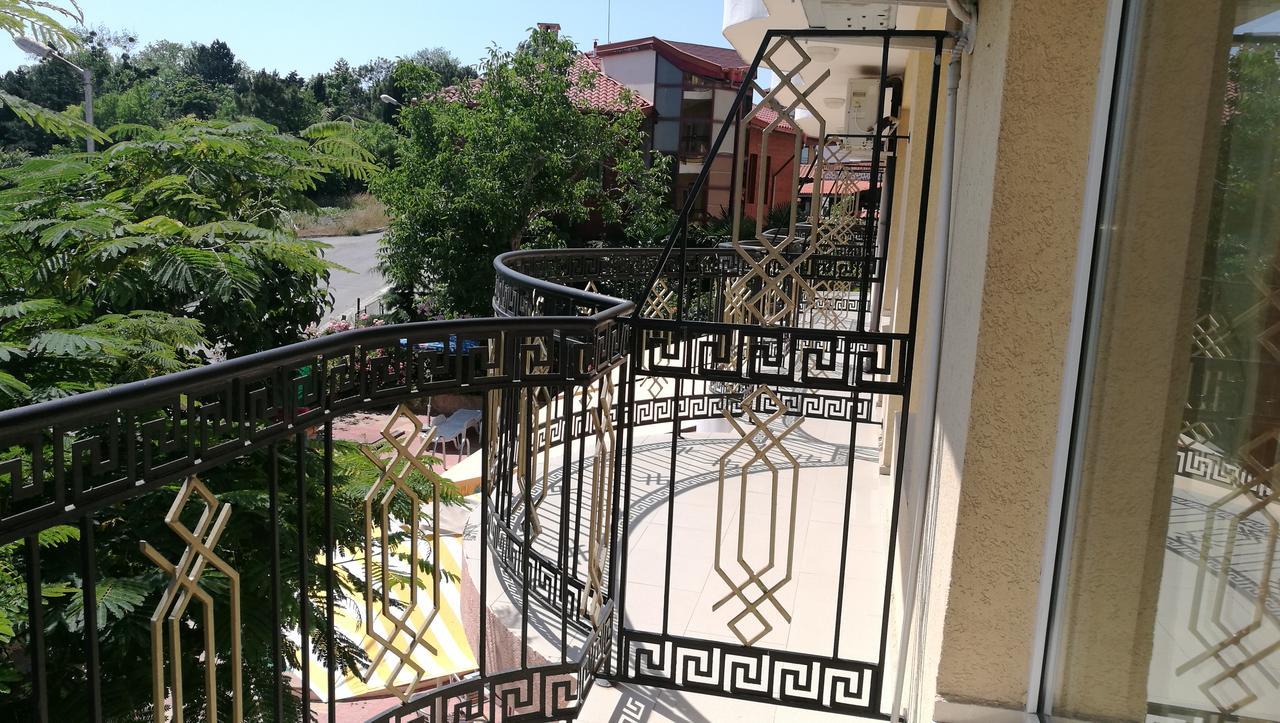 Family Hotel Mimosa Carewo Zewnętrze zdjęcie